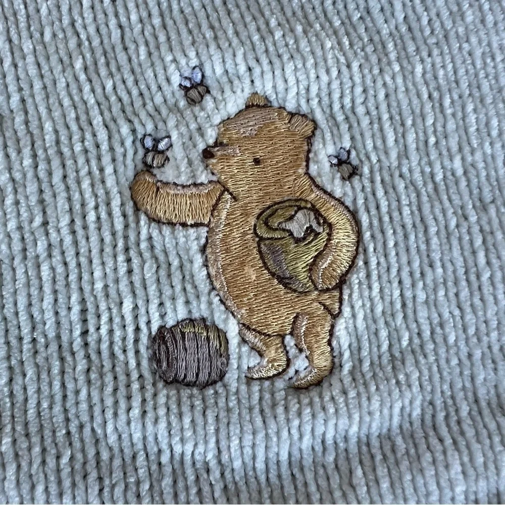 Vintage Classic Pooh Embroidered Chenille Baby Blanket Cream Honey Pot 31x39 GUC